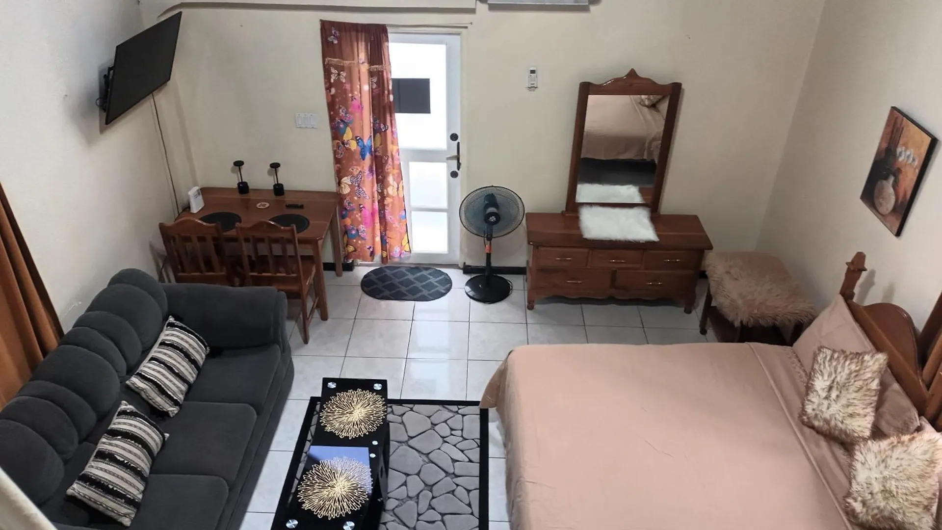 Oceanfront Condo W/ Free Parking + High Speed Wifi ネグリル ジャマイカ